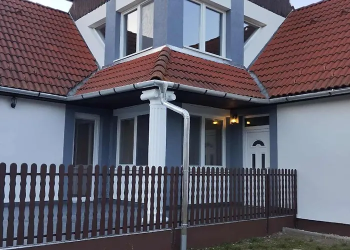 Nadenka & Mgr Vendeghaz Case de vacanță